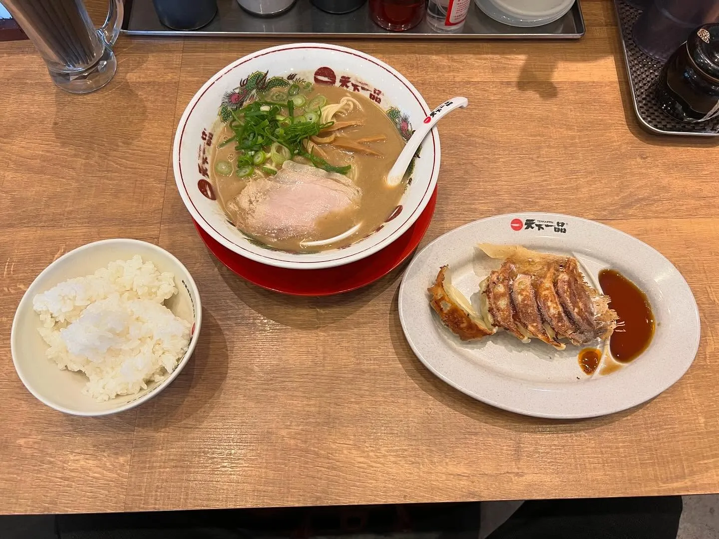 時々、無性にあの濃厚なこってりラーメンを食べたくなる瞬間が訪...